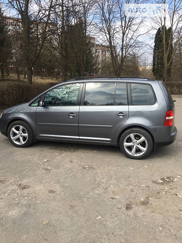 Мінівен Volkswagen Touran 2005 в Тернополі