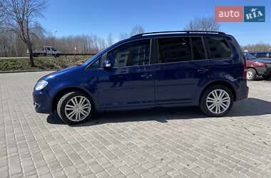 Минивэн Volkswagen Touran 2008 в Ратным