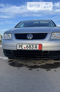 Минивэн Volkswagen Touran 2006 в Каменке