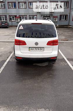 Універсал Volkswagen Touran 2012 в Києві