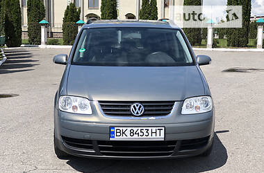 Универсал Volkswagen Touran 2004 в Дубно