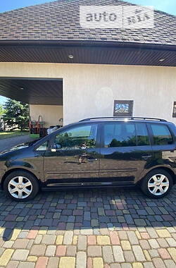 Минивэн Volkswagen Touran 2004 в Днепре