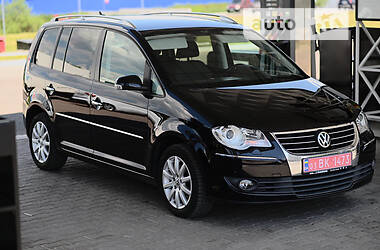 Универсал Volkswagen Touran 2008 в Дубно