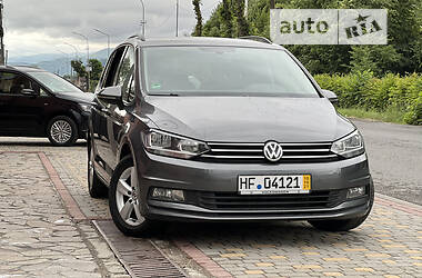 Минивэн Volkswagen Touran 2016 в Сваляве
