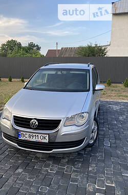 Минивэн Volkswagen Touran 2007 в Самборе