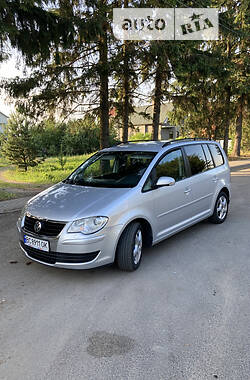 Минивэн Volkswagen Touran 2007 в Самборе