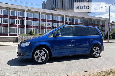 Мінівен Volkswagen Touran 2009 в Запоріжжі