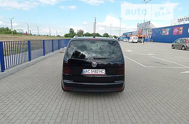 Минивэн Volkswagen Touran 2007 в Нововолынске