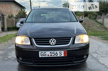 Универсал Volkswagen Touran 2004 в Черновцах