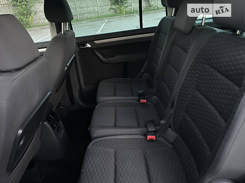 Минивэн Volkswagen Touran 2007 в Городке