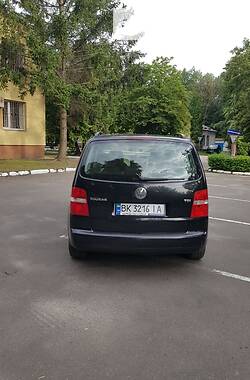 Универсал Volkswagen Touran 2004 в Березному