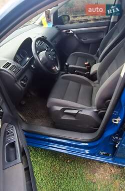 Микровэн Volkswagen Touran 2011 в 