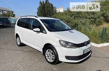 Микровэн Volkswagen Touran 2014 в Киеве