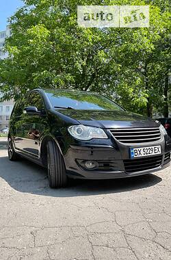 Минивэн Volkswagen Touran 2008 в Хмельницком