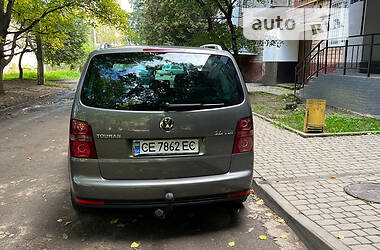 Минивэн Volkswagen Touran 2007 в Черновцах