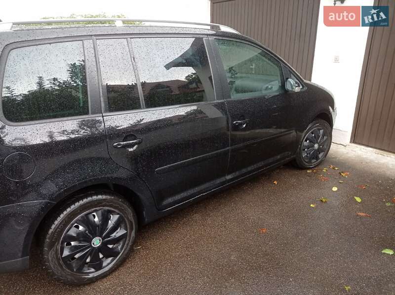 Мінівен Volkswagen Touran 2004 в Сарнах