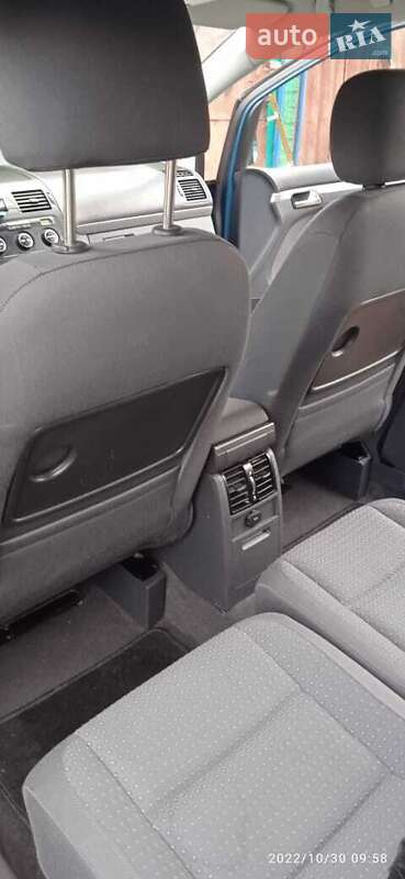 Мінівен Volkswagen Touran 2005 в Долинській