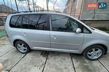 Минивэн Volkswagen Touran 2005 в Хусте