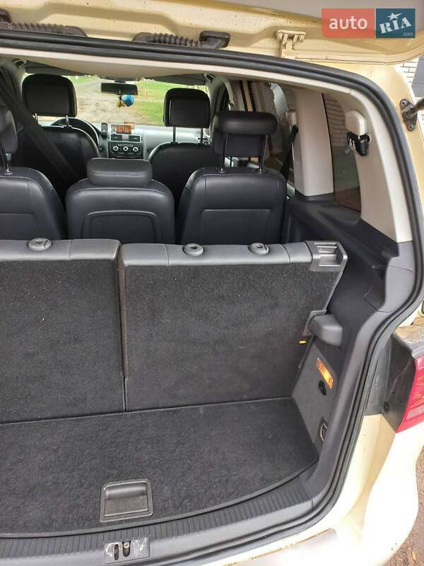 Универсал Volkswagen Touran 2013 в Луцке фото 10 Универсал Volkswagen Touran 2013 в Луцке