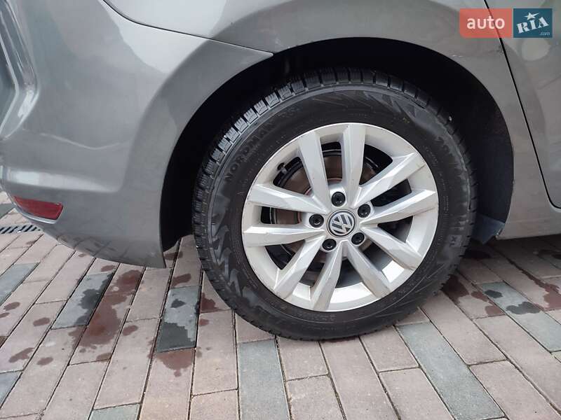 Мікровен Volkswagen Touran 2015 в Львові