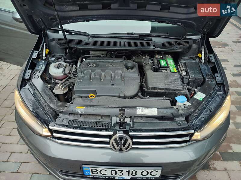 Мікровен Volkswagen Touran 2015 в Львові