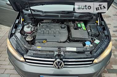 Микровэн Volkswagen Touran 2015 в Львове