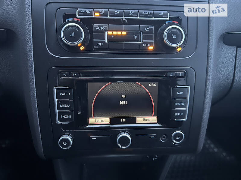 Минивэн Volkswagen Touran 2011 в Киеве