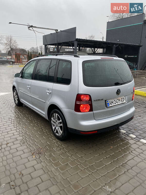 Универсал Volkswagen Touran 2007 в Коростене
