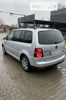 Универсал Volkswagen Touran 2007 в Коростене