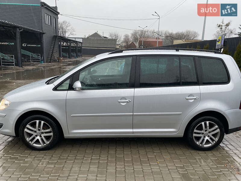 Универсал Volkswagen Touran 2007 в Коростене