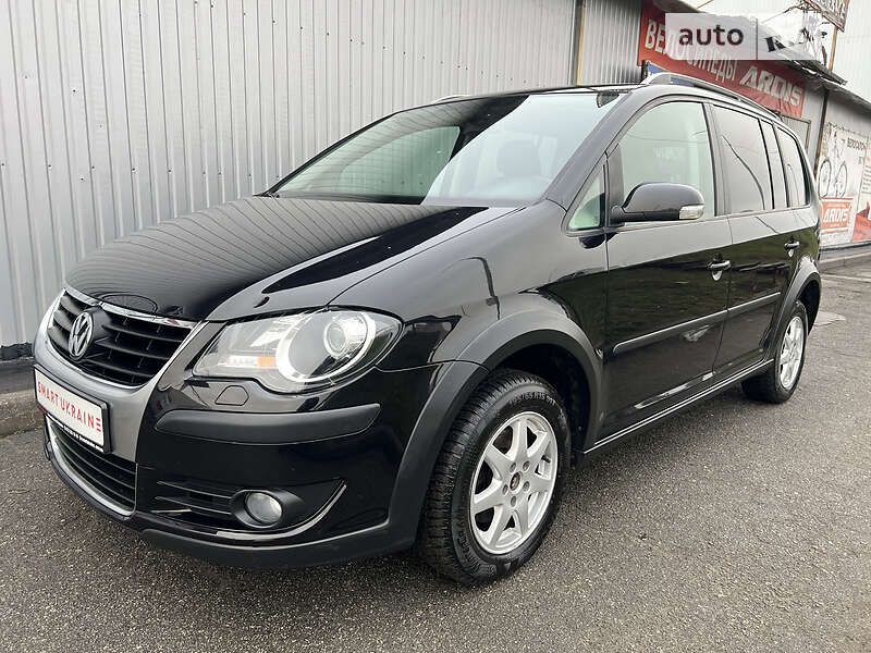 Минивэн Volkswagen Touran 2008 в Киеве