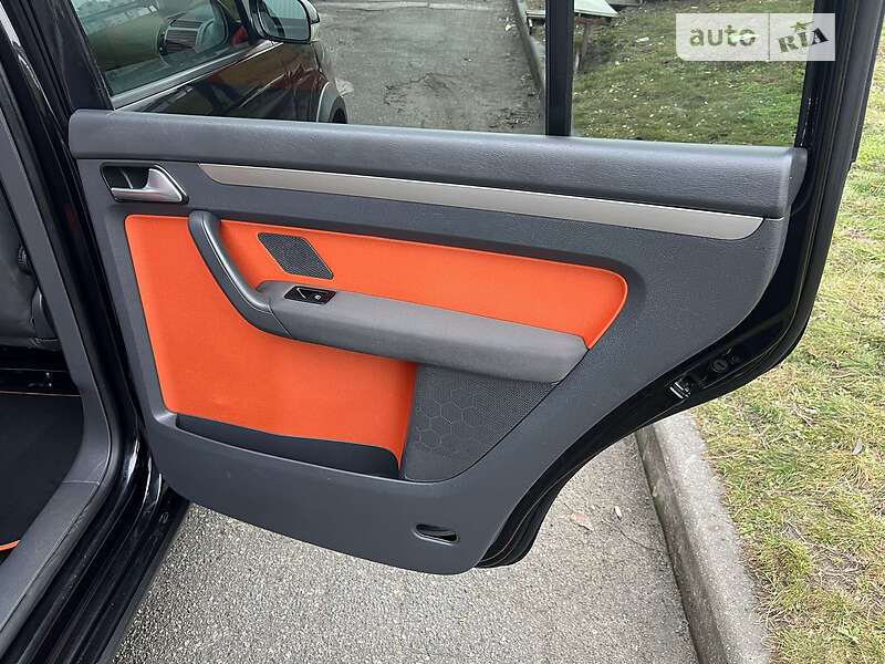 Минивэн Volkswagen Touran 2008 в Киеве