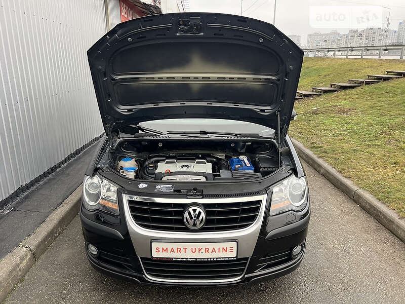 Минивэн Volkswagen Touran 2008 в Киеве