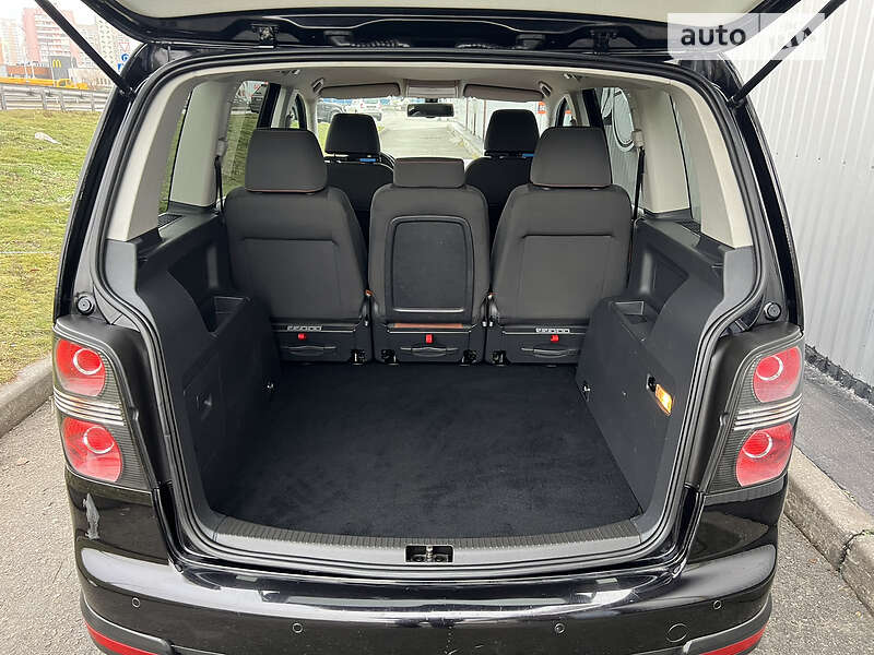 Минивэн Volkswagen Touran 2008 в Киеве
