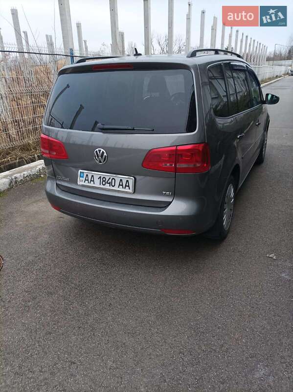 Минивэн Volkswagen Touran 2010 в Киеве фото 3 Минивэн Volkswagen Touran 2010 в Киеве
