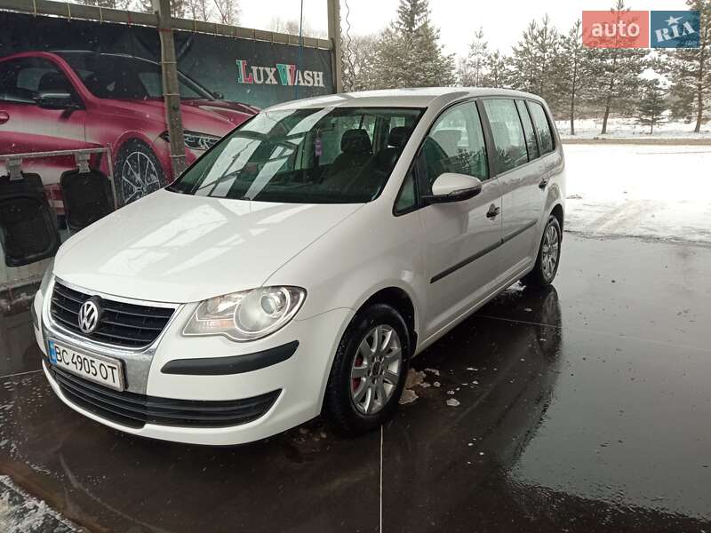 Минивэн Volkswagen Touran 2009 в Самборе