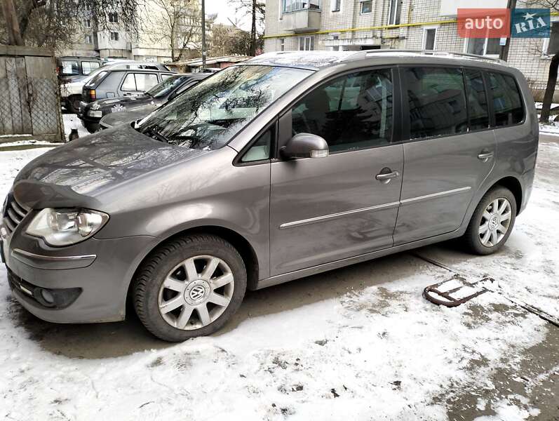 Минивэн Volkswagen Touran 2007 в Ровно