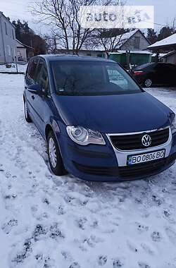 Минивэн Volkswagen Touran 2009 в Ровно