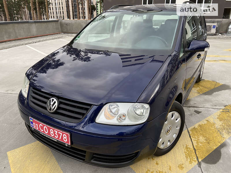 Минивэн Volkswagen Touran 2006 в Киеве