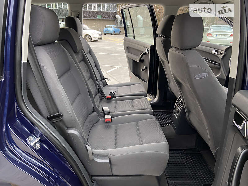 Минивэн Volkswagen Touran 2006 в Киеве