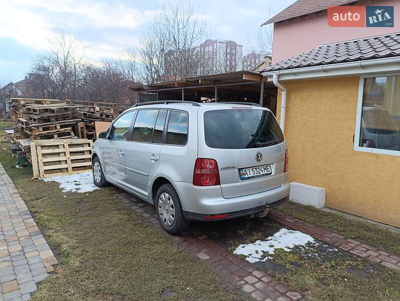 Минивэн Volkswagen Touran 2006 в Киеве