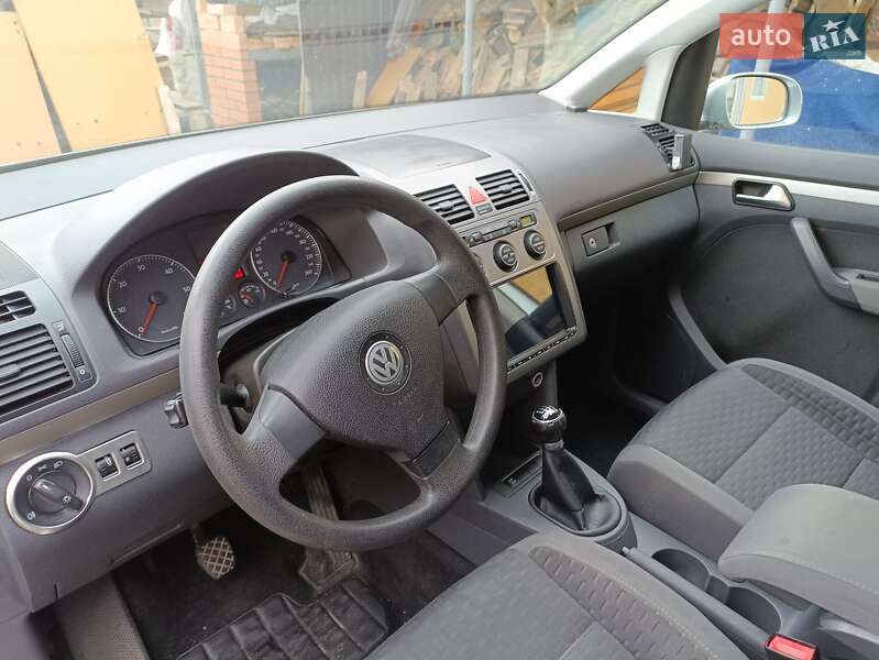 Минивэн Volkswagen Touran 2006 в Киеве