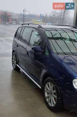 Минивэн Volkswagen Touran 2004 в Рокитном