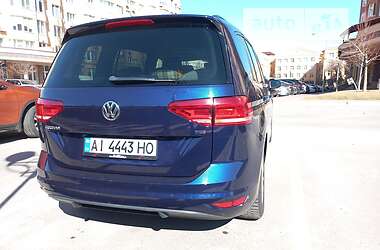 Микровэн Volkswagen Touran 2016 в Киеве