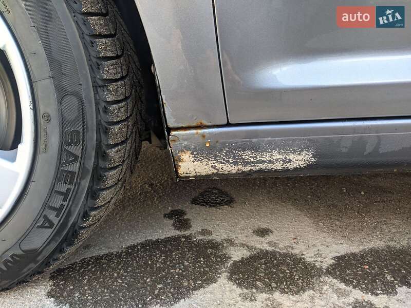 Минивэн Volkswagen Touran 2005 в Сквире