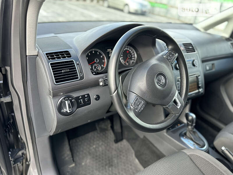 Мікровен Volkswagen Touran 2011 в Луцьку