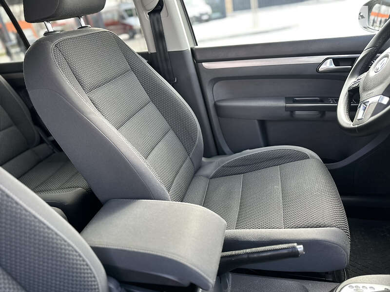 Мікровен Volkswagen Touran 2011 в Луцьку