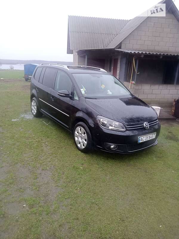 Мікровен Volkswagen Touran 2011 в Камені-Каширському