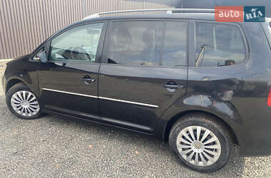 Минивэн Volkswagen Touran 2010 в Луцке