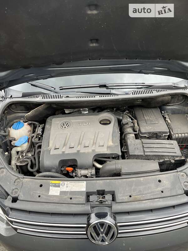 Микровэн Volkswagen Touran 2013 в Харькове